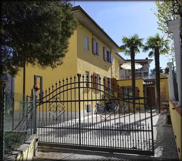Relais Sweet Days Bed and Breakfast Peschiera del Garda Værelse billede
